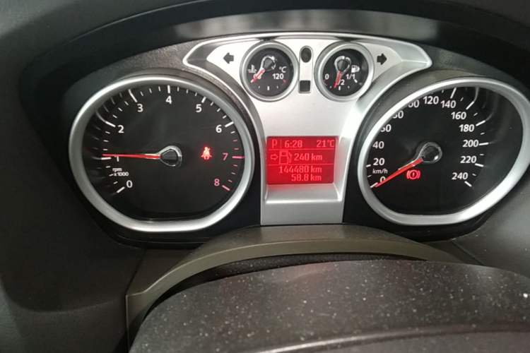 Used Ford Focus 2011 Sedan 1.8L Automatic Fashion Edition Odometer Close Up