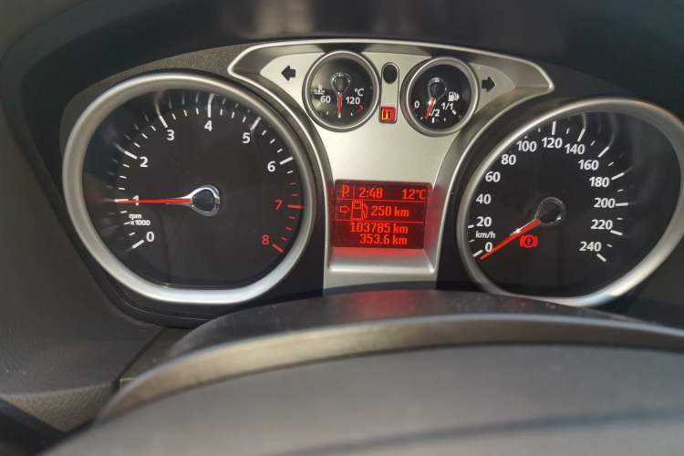Used Ford Focus 2011 Sedan 1.8L Automatic Fashion Edition Odometer Close Up