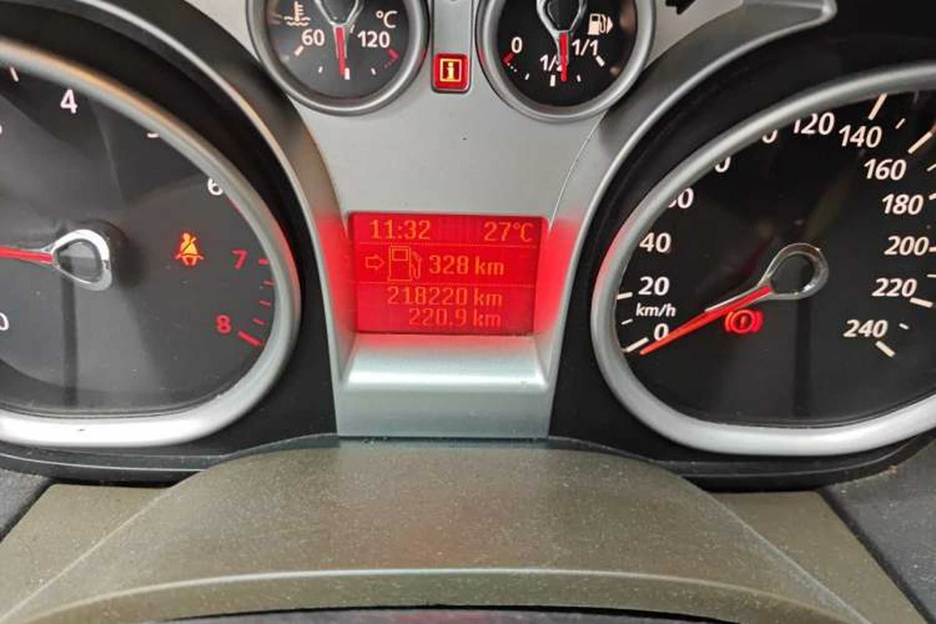 Used Ford Focus 2011 Sedan 1.8L Manual Comfort Model Odometer Close Up