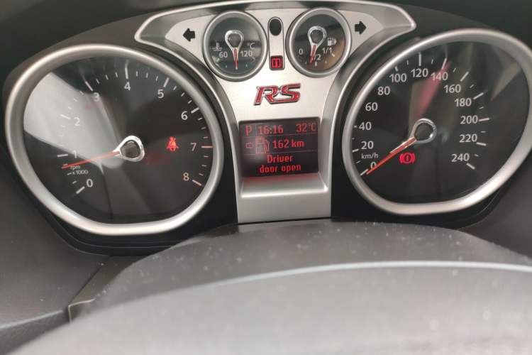 Used Ford Focus 2011 Hatchback 1.8L Automatic Fashion Edition Odometer Close Up