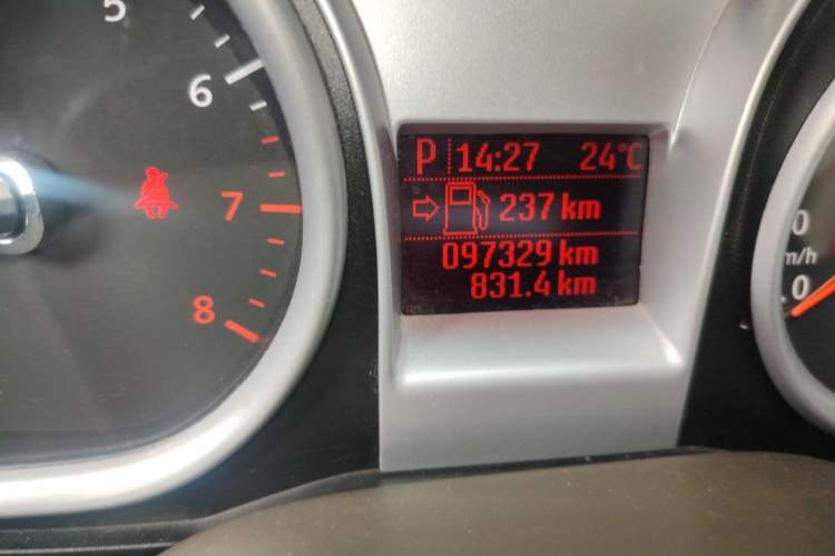 Used Ford Focus 2011 Hatchback 1.8L Automatic Fashion Edition Odometer Close Up