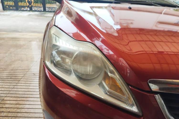 Used Ford Focus 2011 Sedan 1.8L Automatic Fashion Edition Right Front Headlight