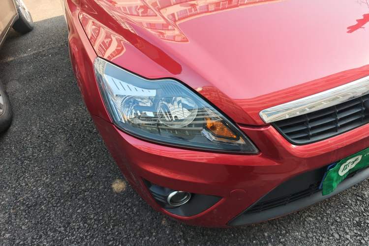 Used Ford Focus 2011 Hatchback 1.8L Automatic Fashion Edition Right Front Headlight