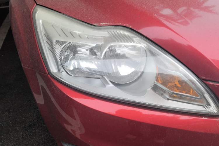 Used Ford Focus 2011 Sedan 1.8L Automatic Fashion Edition Right Front Headlight