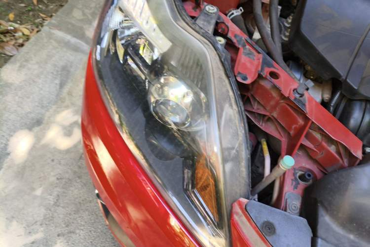 Used Ford Focus 2011 Hatchback 1.8L Manual Comfort Model Right Front Headlight