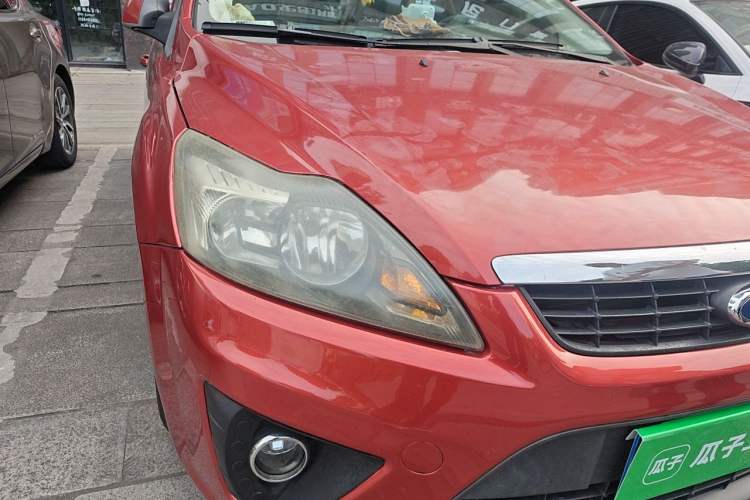 Used Ford Focus 2011 Hatchback 1.8L Automatic Fashion Edition Right Front Headlight