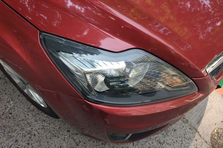 Used Ford Focus 2011 Hatchback 1.8L Automatic Fashion Edition Right Front Headlight