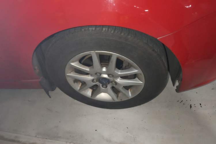 Used Ford Focus 2011 Hatchback 1.8L Manual Comfort Model Right Front Wheel Hub