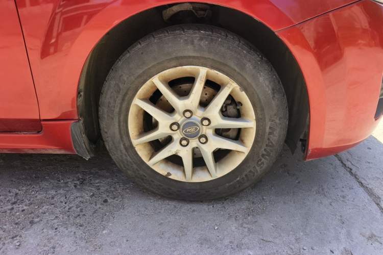 Used Ford Focus 2011 Hatchback 1.8L Manual Comfort Model Right Front Wheel Hub