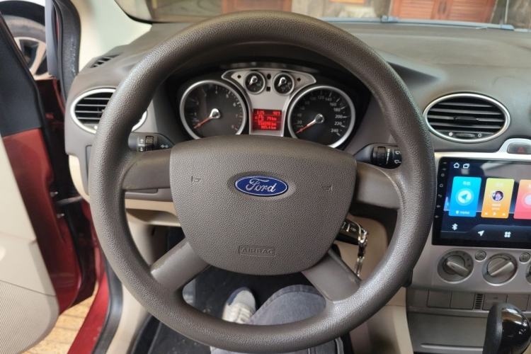 Used Ford Focus 2011 Sedan 1.8L Automatic Fashion Edition Steering Wheel