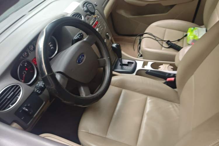 Used Ford Focus 2011 Hatchback 1.8L Automatic Fashion Edition Steering Wheel