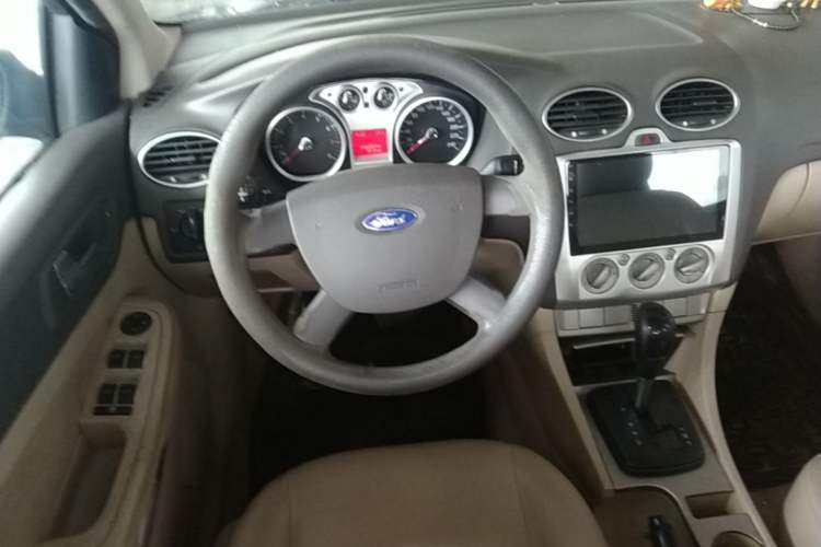 Used Ford Focus 2011 Sedan 1.8L Automatic Fashion Edition Steering Wheel
