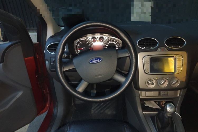 Used Ford Focus 2011 Hatchback 1.8L Manual Comfort Model Steering Wheel