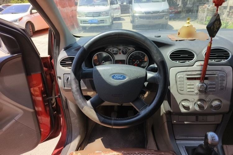 Used Ford Focus 2011 Hatchback 1.8L Manual Comfort Model Steering Wheel
