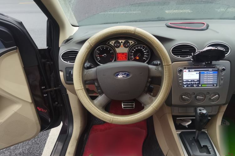 Used Ford Focus 2011 Sedan 1.8L Automatic Fashion Edition Steering Wheel