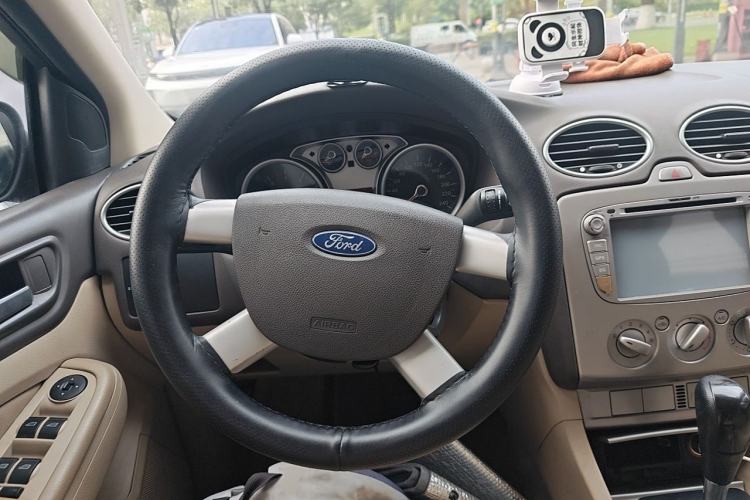 Used Ford Focus 2011 Hatchback 1.8L Automatic Fashion Edition Steering Wheel