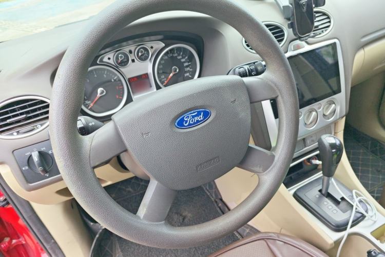 Used Ford Focus 2011 Sedan 1.8L Automatic Fashion Edition Steering Wheel