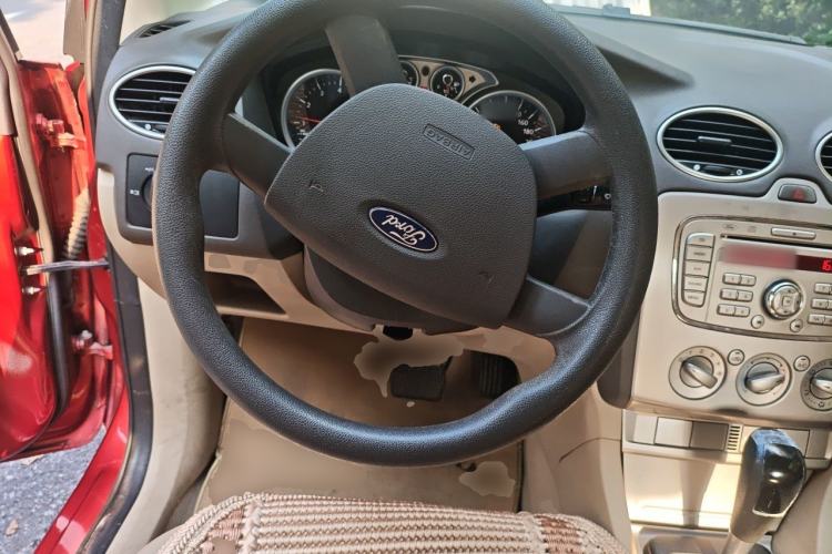 Used Ford Focus 2011 Sedan 1.8L Automatic Fashion Edition Steering Wheel