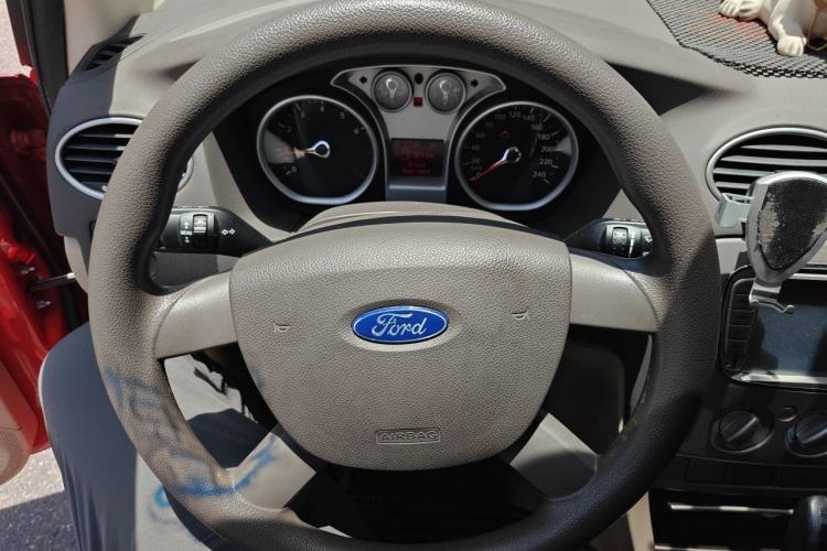 Used Ford Focus 2011 Hatchback 1.8L Automatic Fashion Edition Steering Wheel