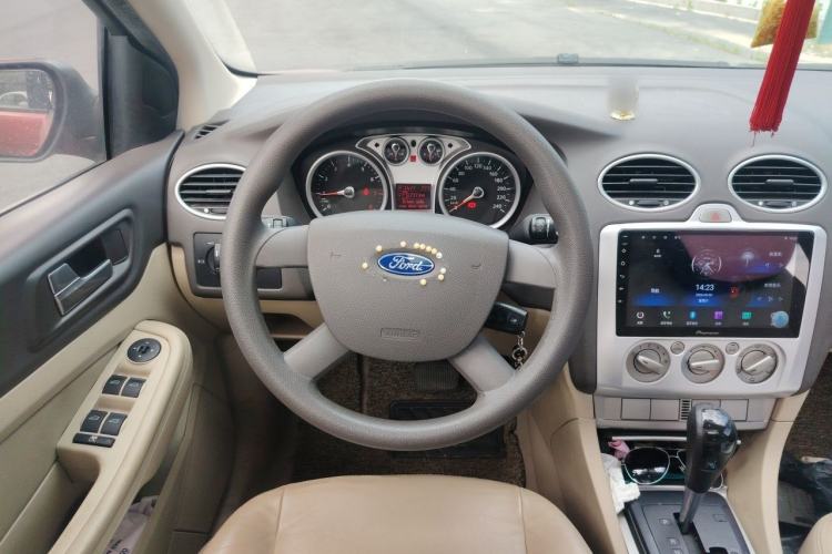 Used Ford Focus 2011 Hatchback 1.8L Automatic Fashion Edition Steering Wheel