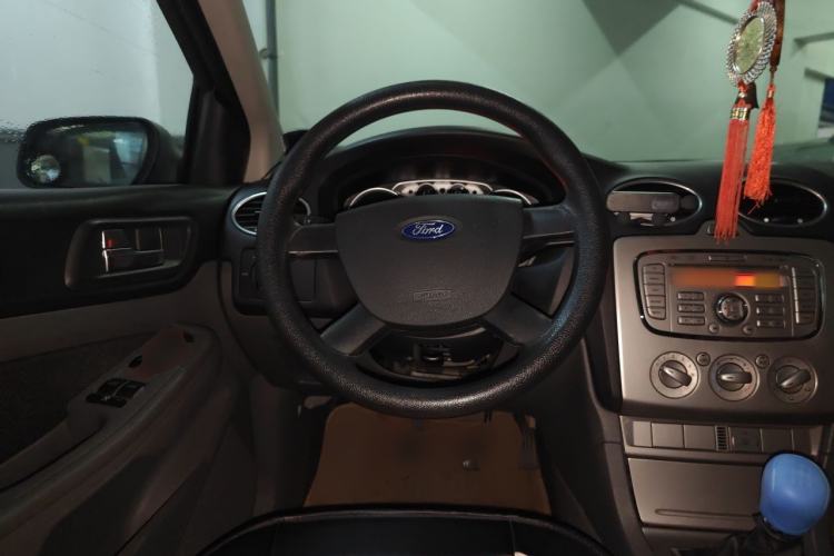 Used Ford Focus 2011 Hatchback 1.8L Manual Comfort Model Steering Wheel