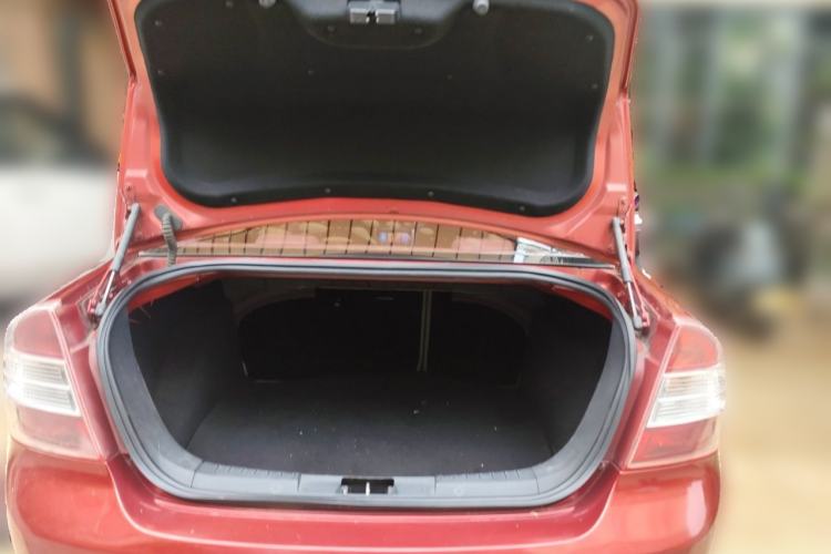 Used Ford Focus 2011 Sedan 1.8L Automatic Fashion Edition Trunk