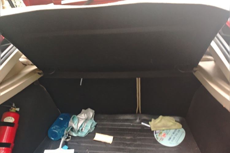 Used Ford Focus 2011 Hatchback 1.8L Automatic Fashion Edition Trunk