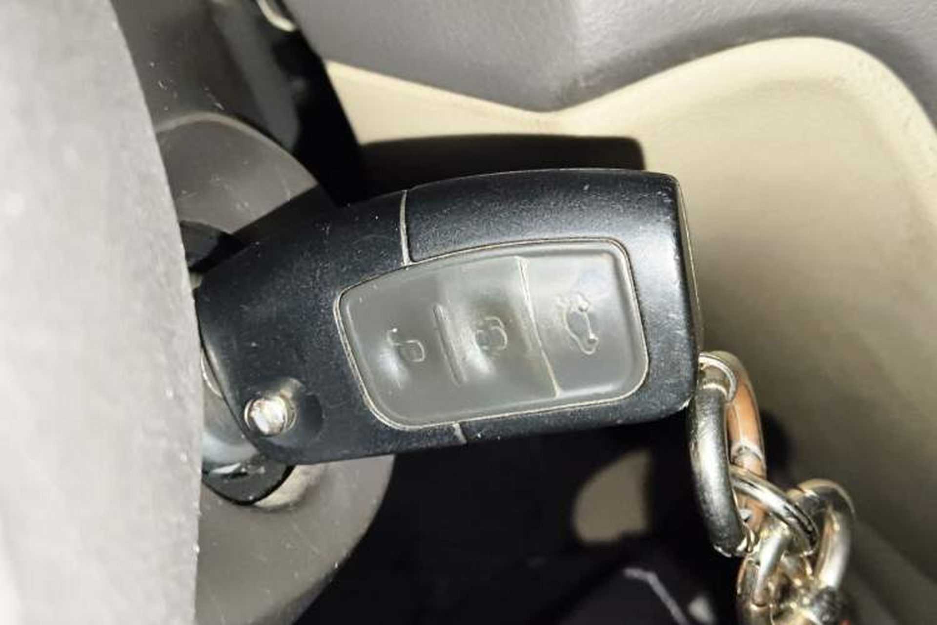Used Ford Focus 2011 Hatchback 1.8L Automatic Fashion Edition Vehicle Key
