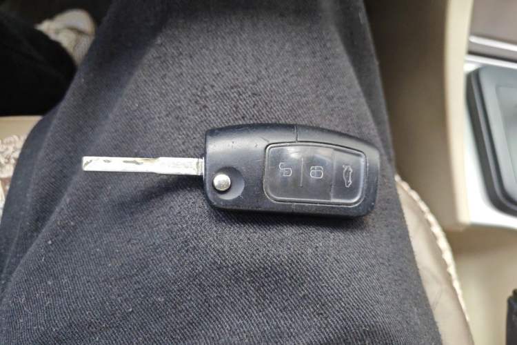 Used Ford Focus 2011 Hatchback 1.8L Automatic Fashion Edition Vehicle Key