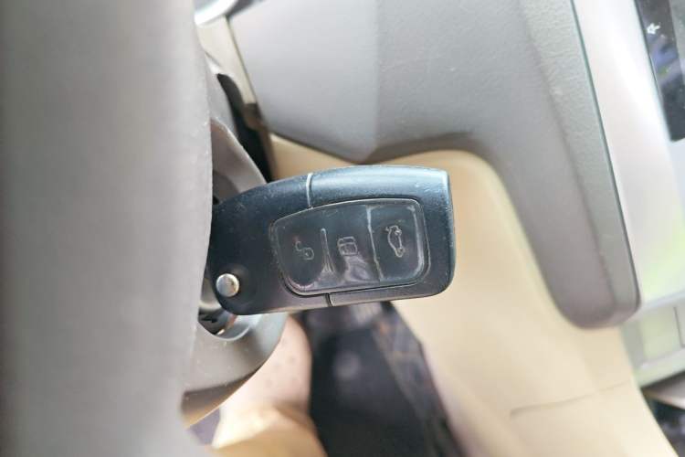 Used Ford Focus 2011 Sedan 1.8L Automatic Fashion Edition Vehicle Key