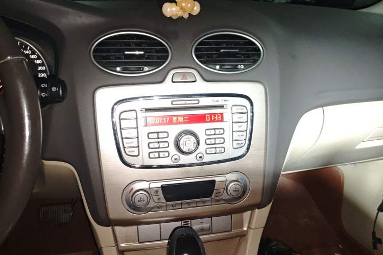 Used Ford Focus 2011 Sedan 1.8L Automatic Fashion Edition Audio And AC Panel