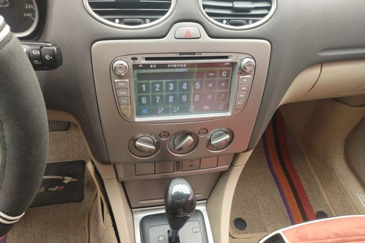 Used Ford Focus 2011 Sedan 1.8L Automatic Fashion Edition Audio And AC Panel