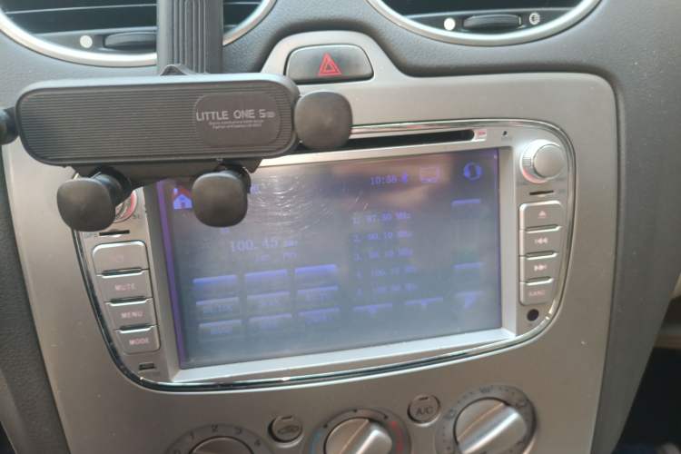 Used Ford Focus 2011 Sedan 1.8L Manual Comfort Model Audio And AC Panel