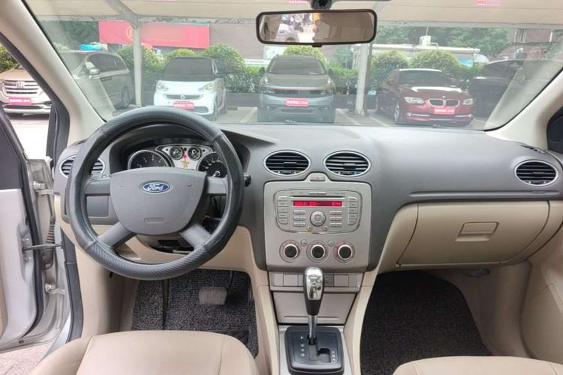 Used Ford Focus 2011 Hatchback 1.8L Automatic Fashion Edition Center Console