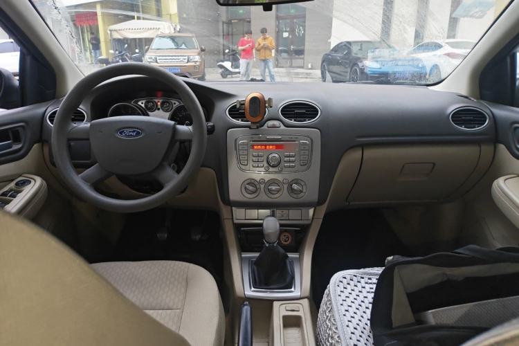 Used Ford Focus 2011 Sedan 1.8L Manual Classic Model Center Console