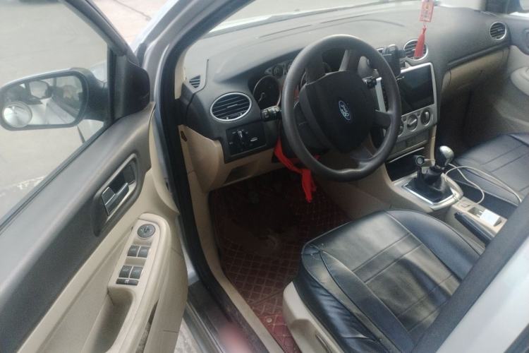 Used Ford Focus 2011 Sedan 1.8L Manual Comfort Model Driver Seat