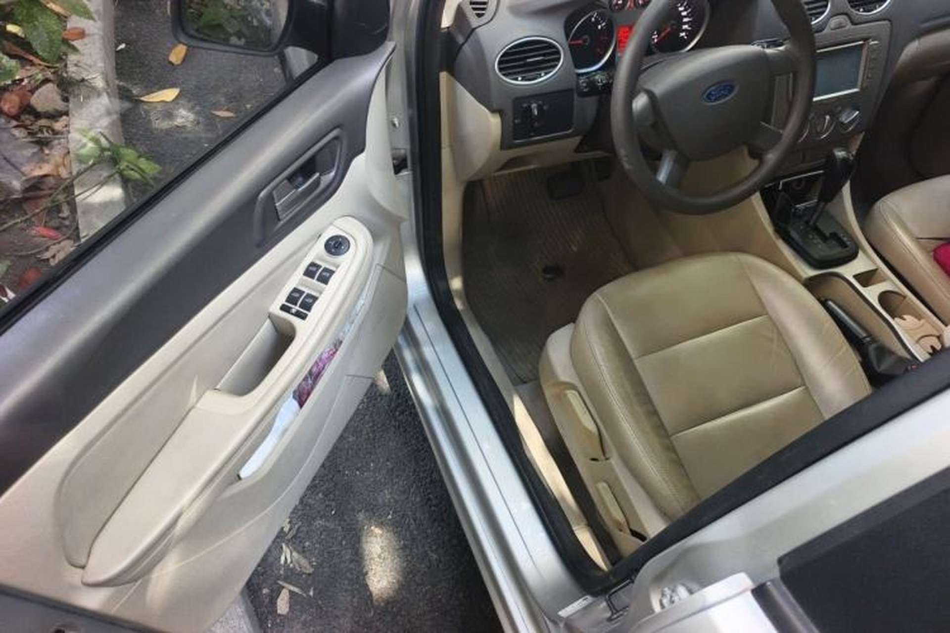 Used Ford Focus 2011 Hatchback 1.8L Automatic Fashion Edition Driver Seat