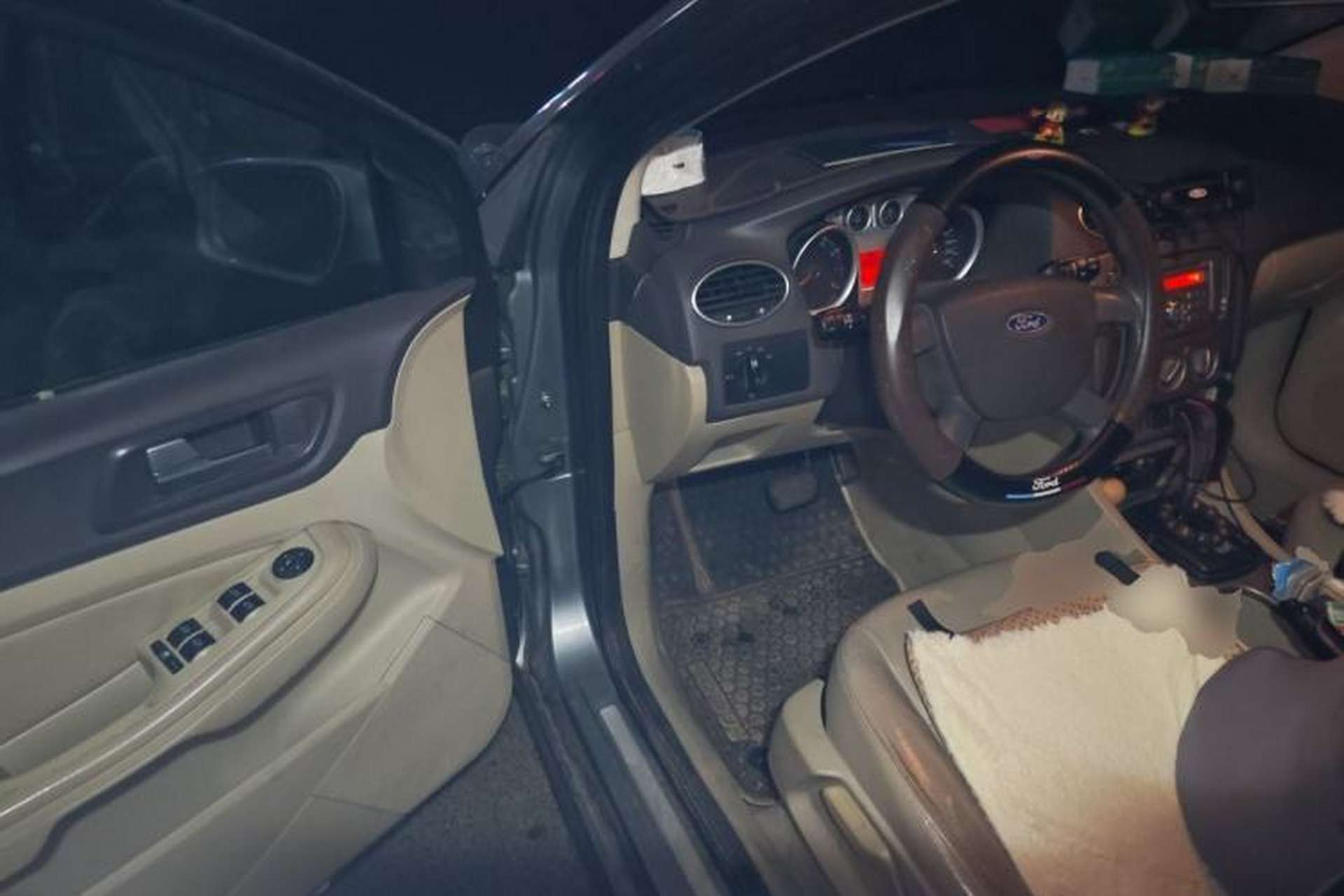 Used Ford Focus 2011 Hatchback 1.8L Automatic Fashion Edition Driver Seat