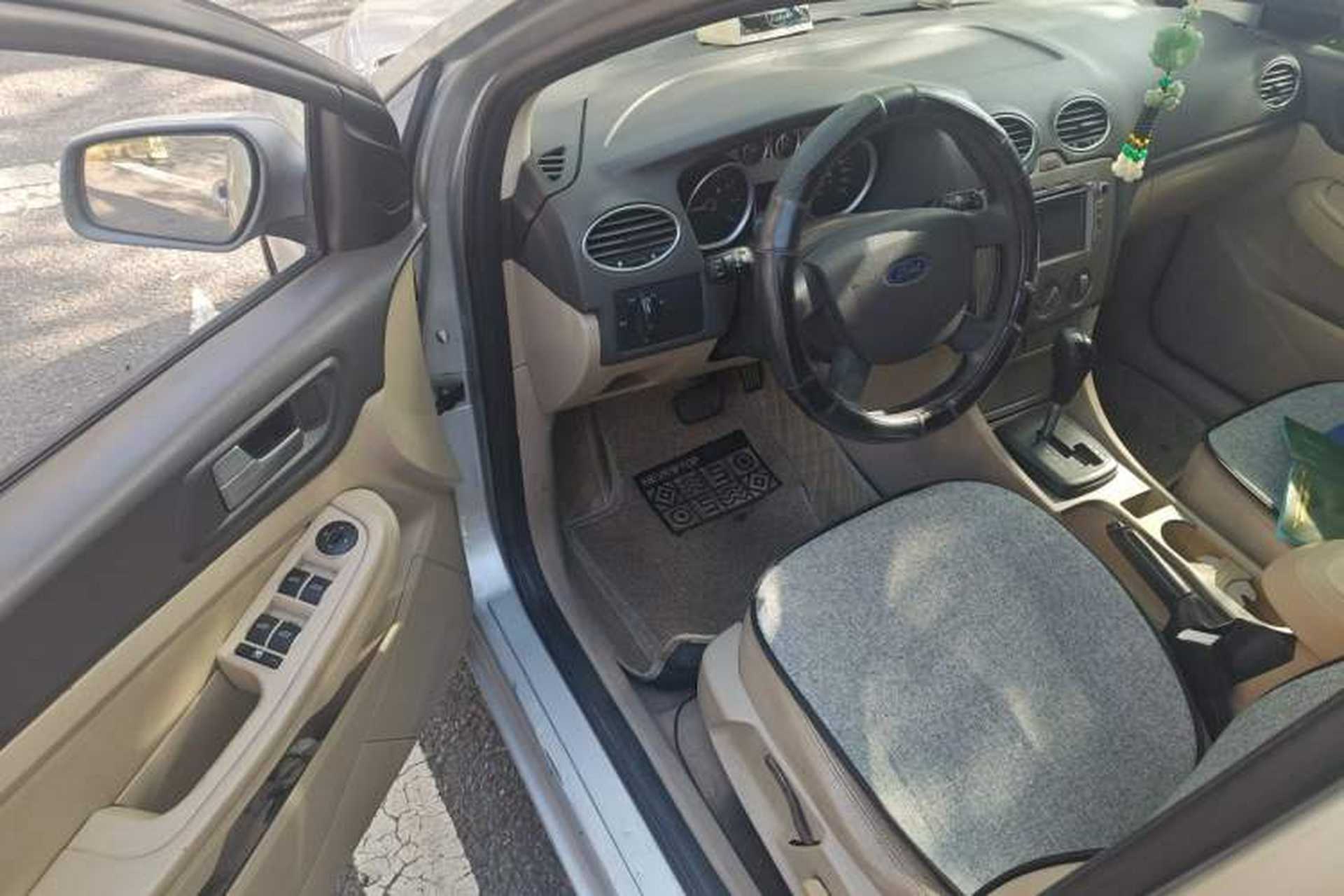 Used Ford Focus 2011 Sedan 1.8L Automatic Fashion Edition Driver Seat