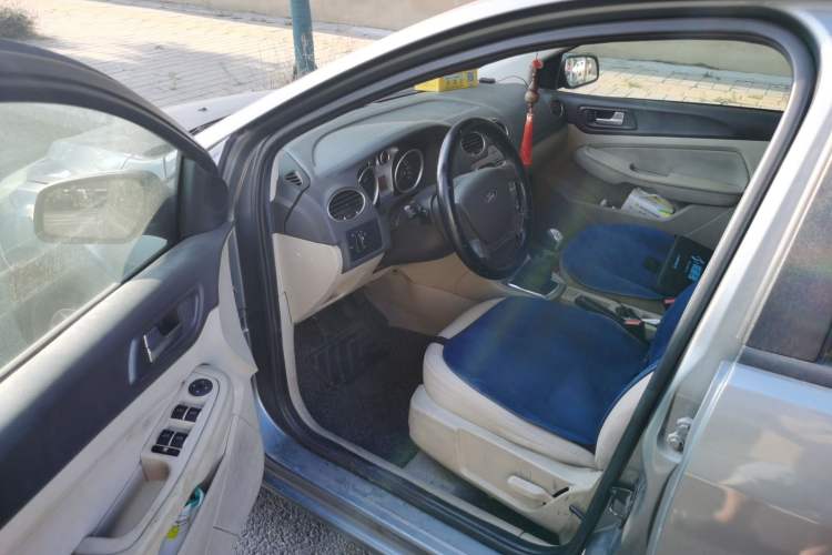 Used Ford Focus 2011 Sedan 1.8L Manual Classic Model Driver Seat