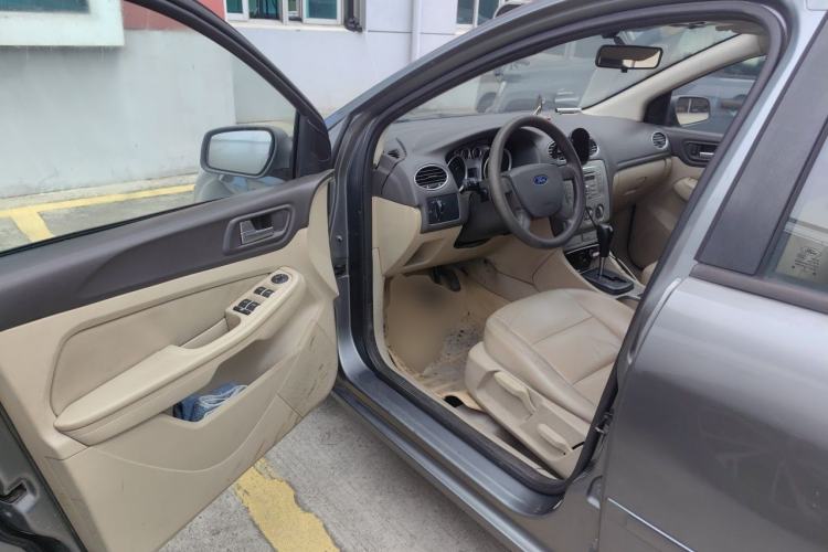 Used Ford Focus 2011 Sedan 1.8L Automatic Fashion Edition Driver Seat