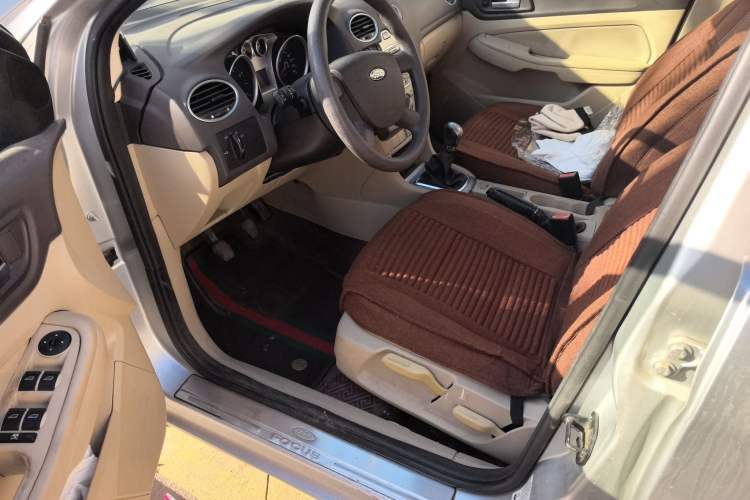 Used Ford Focus 2011 Sedan 1.8L Manual Comfort Model Driver Seat