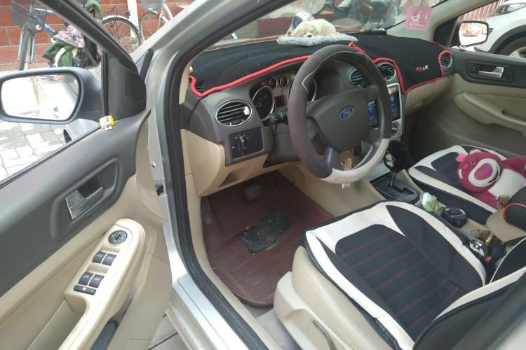 Used Ford Focus 2011 Hatchback 1.8L Automatic Fashion Edition Driver Seat