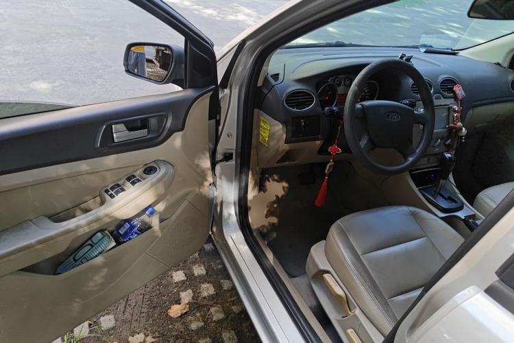 Used Ford Focus 2011 Sedan 1.8L Automatic Fashion Edition Driver Seat