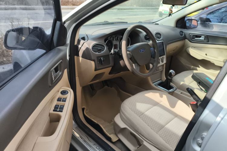 Used Ford Focus 2011 Sedan 1.8L Manual Comfort Model Driver Seat