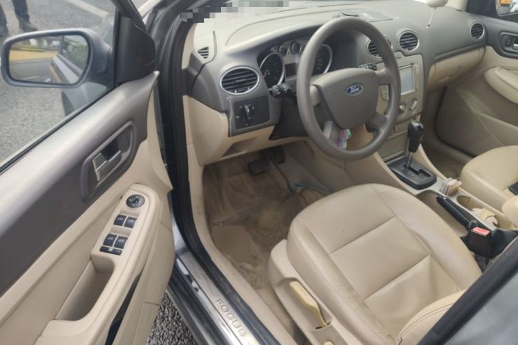 Used Ford Focus 2011 Hatchback 1.8L Automatic Fashion Edition Driver Seat