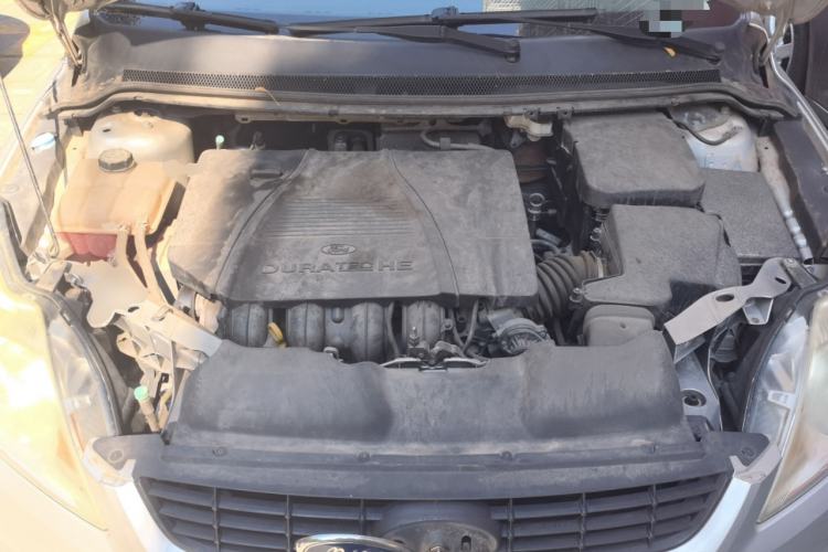 Used Ford Focus 2011 Sedan 1.8L Automatic Fashion Edition Engine Bay