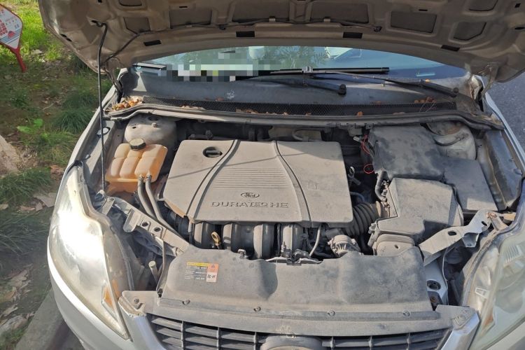 Used Ford Focus 2011 Sedan 1.8L Automatic Fashion Edition Engine Bay