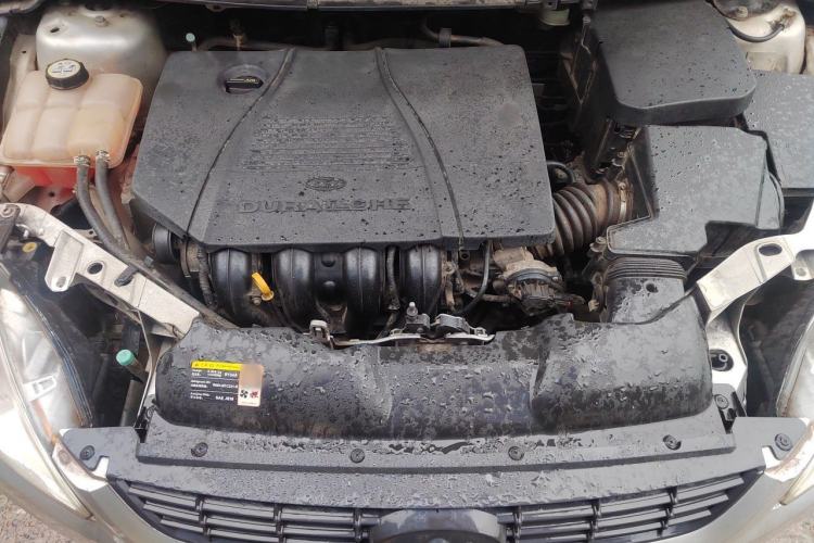 Used Ford Focus 2011 Sedan 1.8L Manual Comfort Model Engine Bay