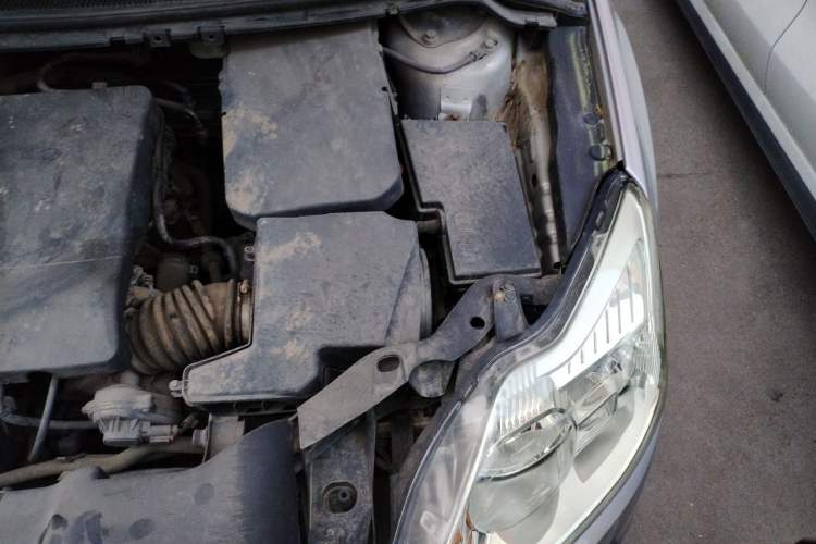 Used Ford Focus 2011 Sedan 1.8L Manual Comfort Model Engine Bay Left